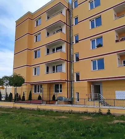 Apartment Luxury And Stylish Apartment, Metro Station Obelya