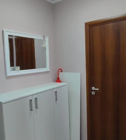 Luxury And Stylish Apartment, Metro Station Obelya Apartament *