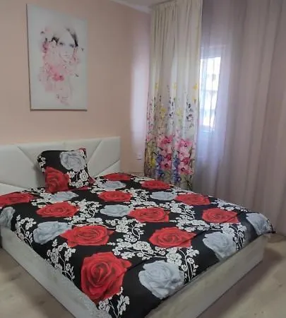 Luxury And Stylish Apartment, Metro Station Obelya Apartament
