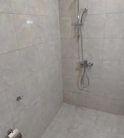 Luxury And Stylish Apartment, Metro Station Obelya Apartament *